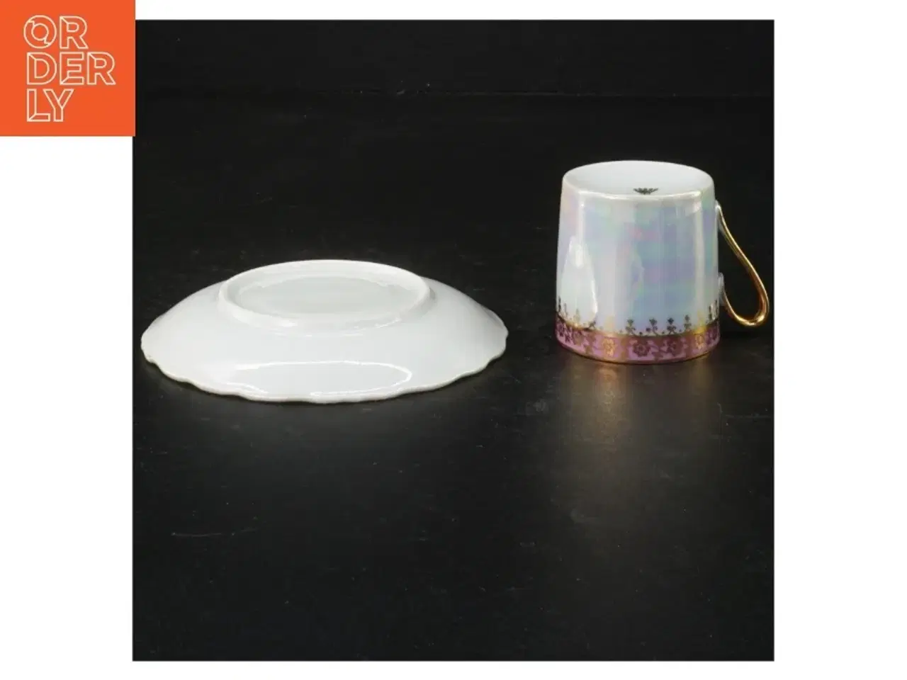 Billede 2 - Porcelænskop og underkop med guldkant (str. H 5 cm)