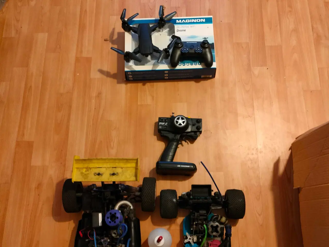 Billede 4 - Drone og 2 biler brændstof