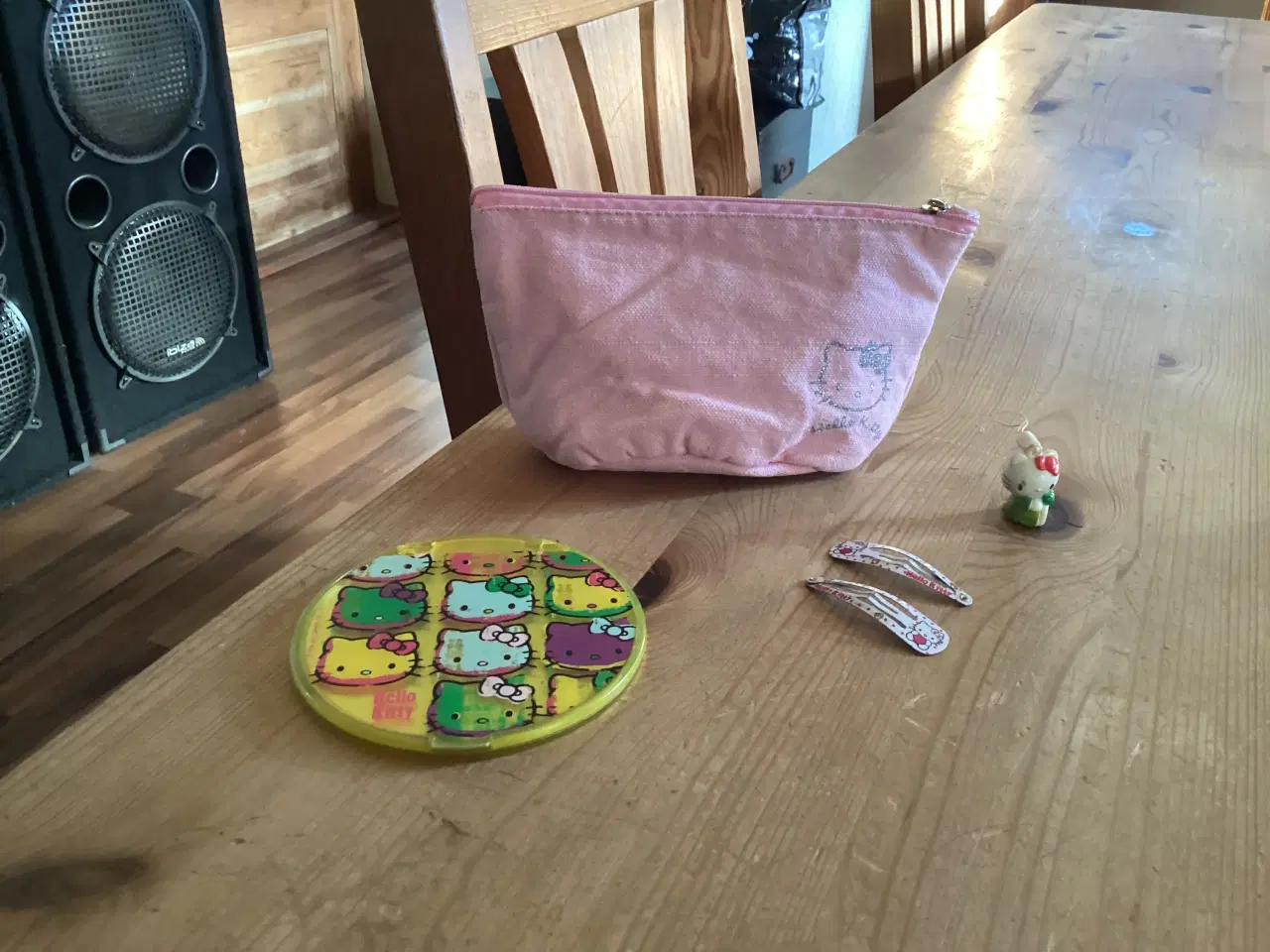 Billede 14 - Hello Kitty, Bikini,er / Toilet Tasker, Tøj Forsk