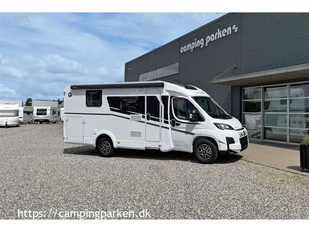 Billede 2 - 2025 - SunLight VAN V69 Adventure Edition   Sunlights populære smalle Van - med queens bed, automatgear, markise og cykelholder