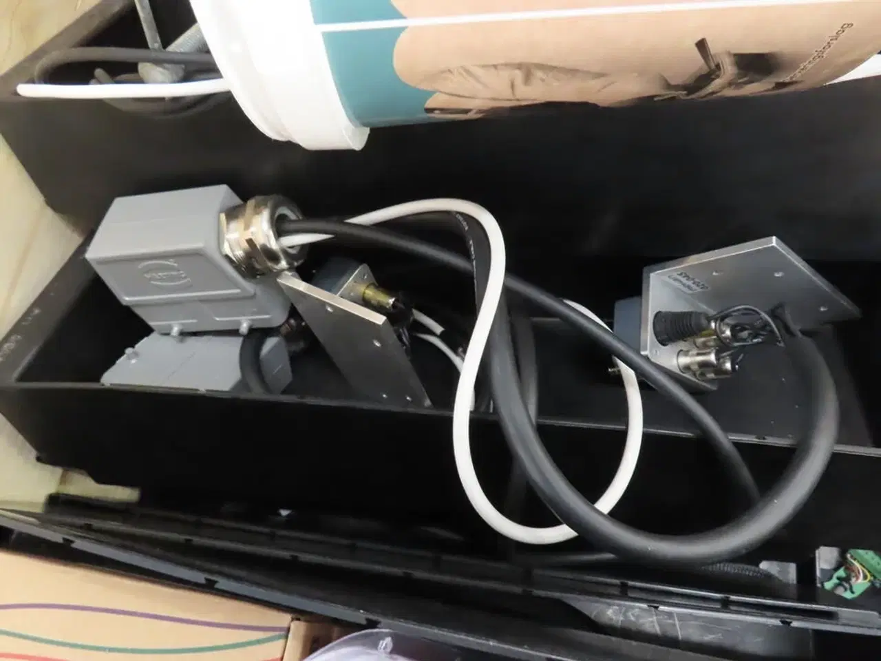 Billede 22 - Palle med rester fra TC ELECTRONIC