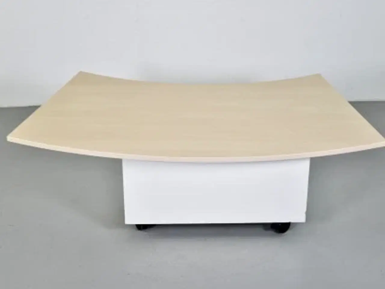 Billede 5 - Buet bordplade med birkelaminat og abs kant, 165 cm.