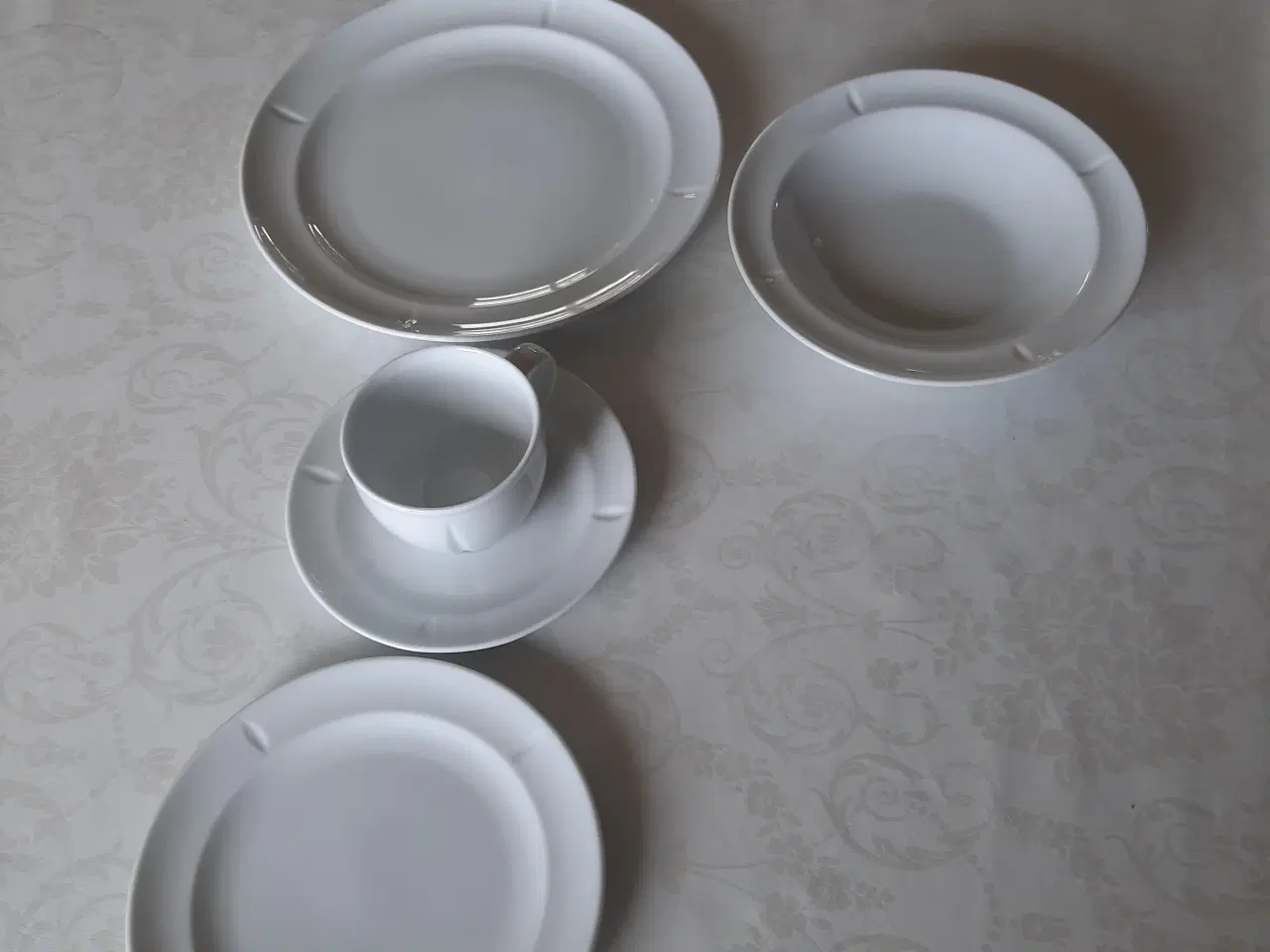 Billede 2 - Hvid Grand Cru Rosendahl spisestel