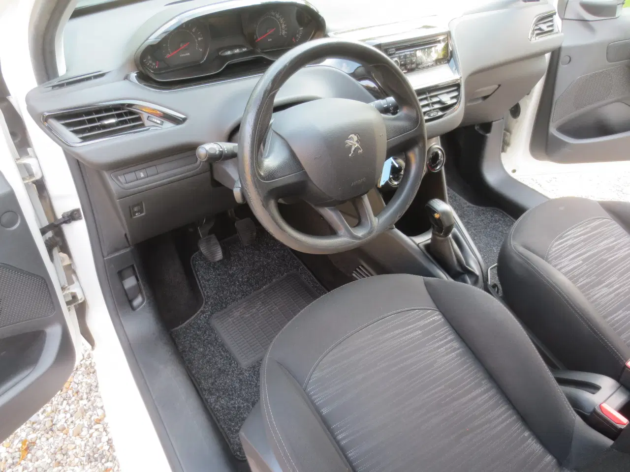 Billede 18 - Peugeot 208 1.0 VTi År 2014. Km 123. 