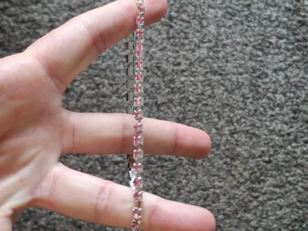 Billede 4 - Armbånd med pink sten - 12 stk