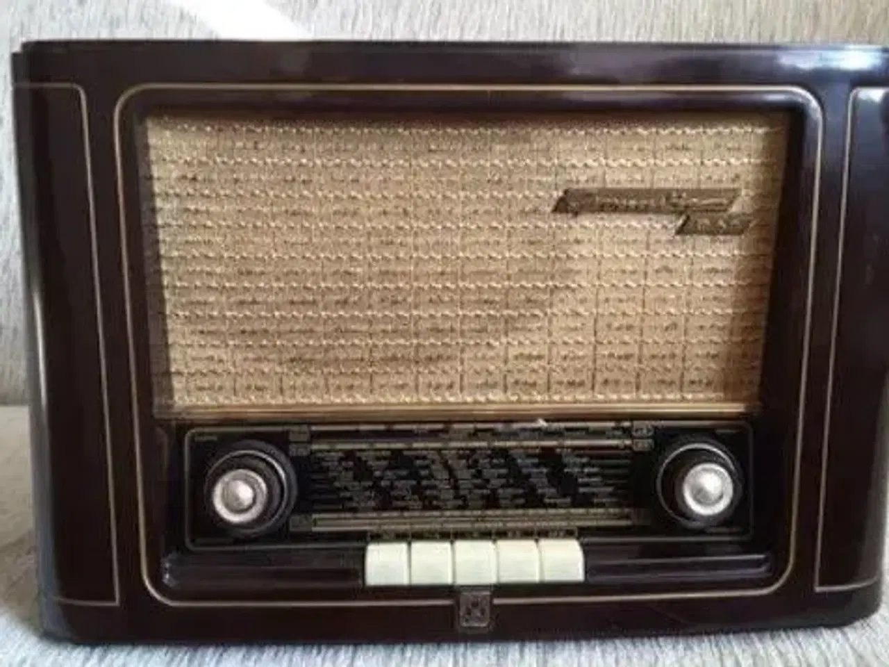 Billede 1 - Gammel radio Grundig fra 1954