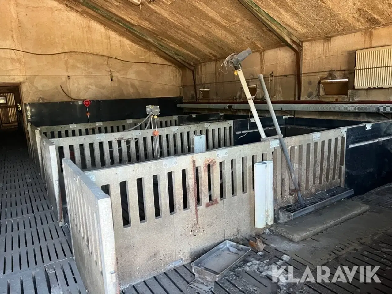 Billede 2 - Grisestier med beton inventar og foderautomater 8 styk