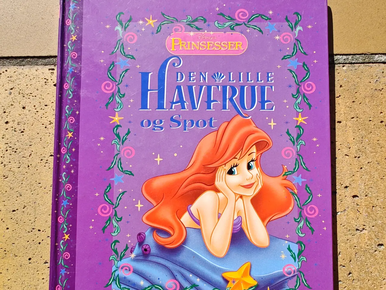 Billede 1 - Disney's Den Lille Havfrue og Spot BOG