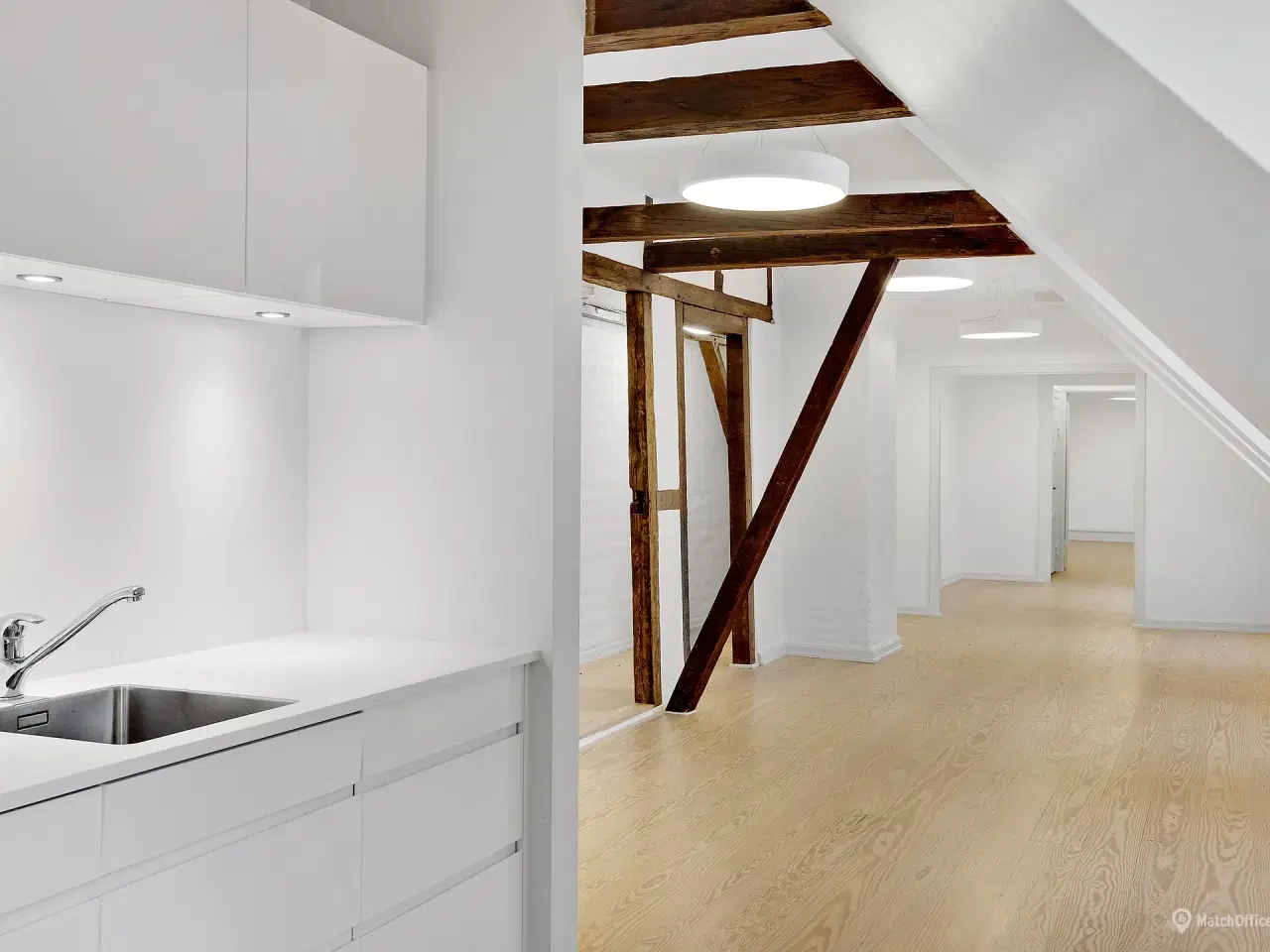 Billede 7 - 144 m² lyst kontor med fritliggende bjælker