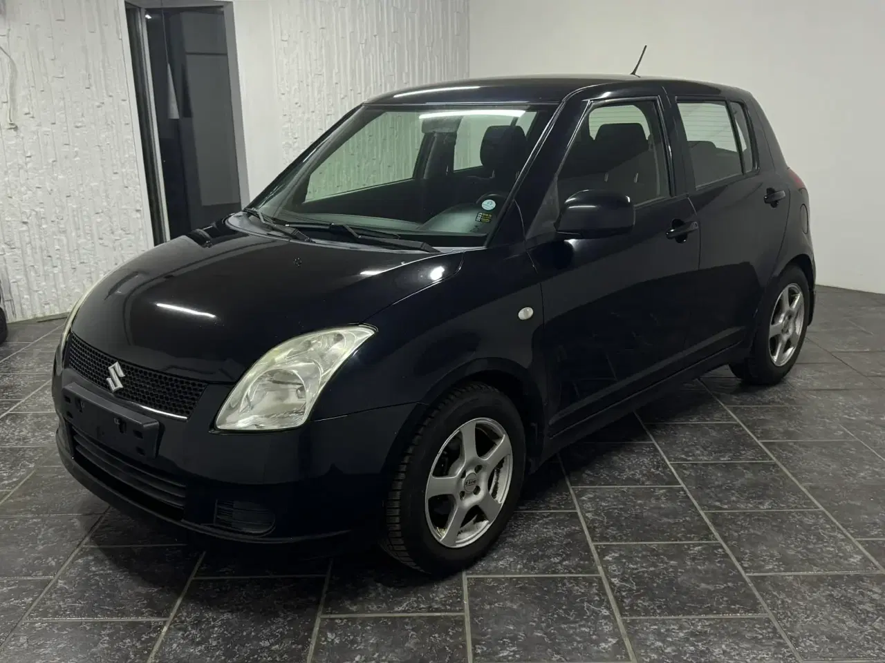 Billede 1 - Velholdt Suzuki Swift