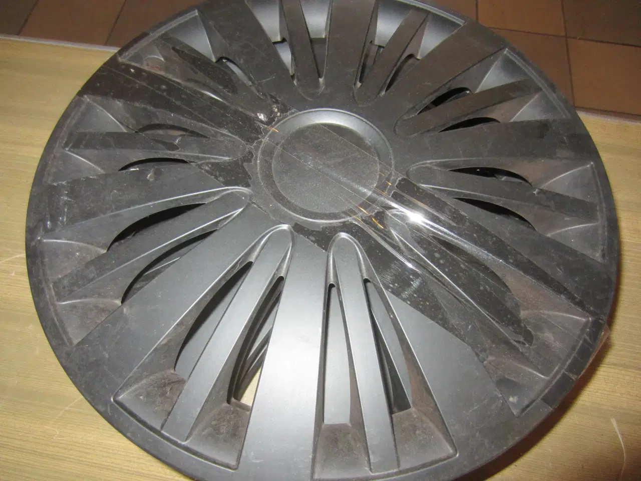 Billede 1 - hjulkapsler