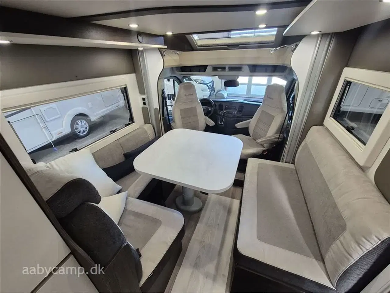 Billede 8 - 2020 - Benimar Tessoro 481 Aut.   Nk pakke. Automatgear. solcelle. Lithium Batteri. 2000w Inverter. Markise. A/C i bodel. Elektriske støtteben. Bemærk kun 20,000 Km!!!!!