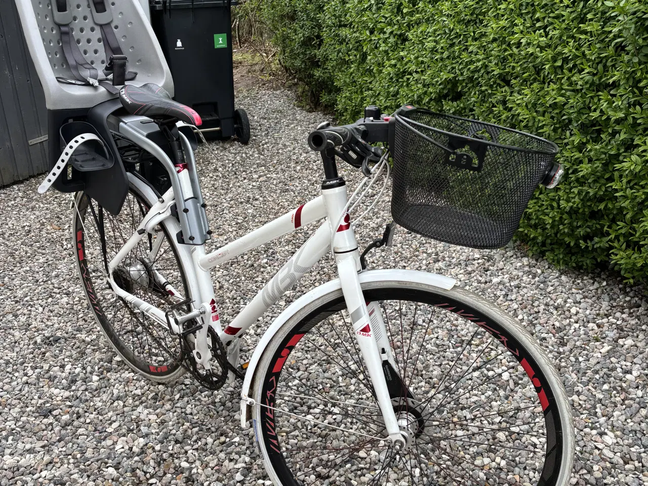 Billede 2 - MBK citybike med Thule Yepp barnestol og klickfix 