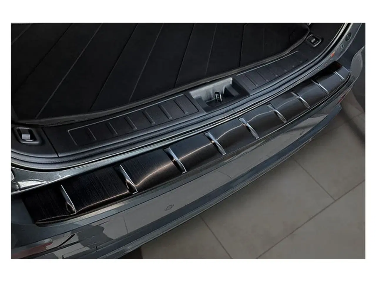 Billede 1 - Læssekantbeskytter Mitsubishi Outlander IV 2025- Sort