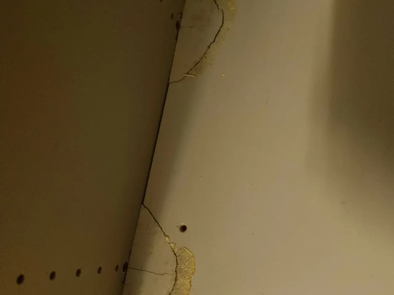 Billede 5 - Retro skabe med røde håndtag 