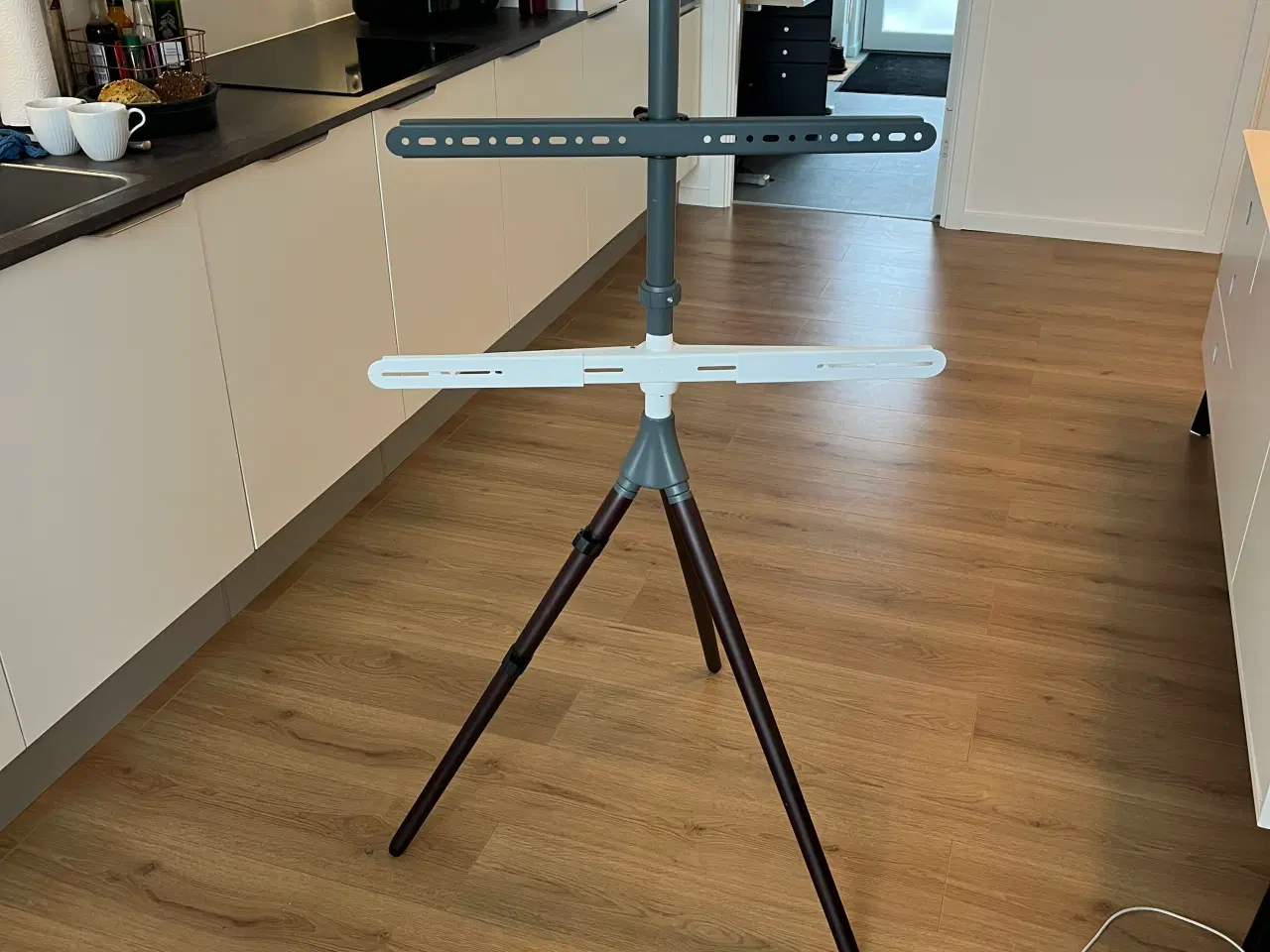 Billede 1 - Fjernsynsstativ på ben