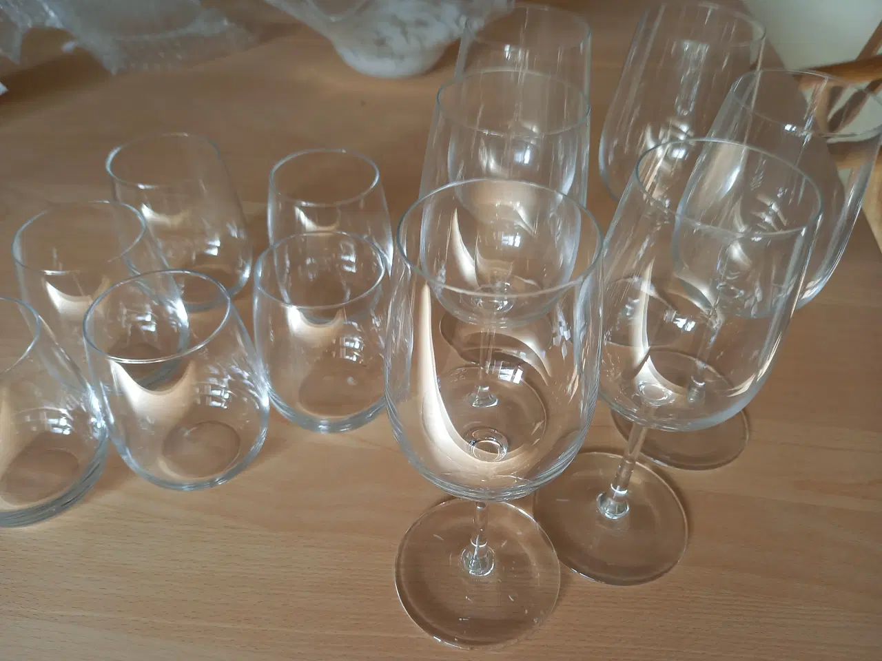 Billede 1 - Vin glas og vandglas til 6 personer