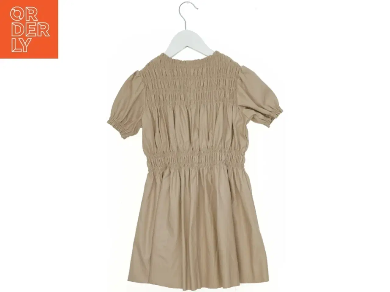 Billede 2 - Beige "læder" Kjole fra Zara (str. 116 cm)