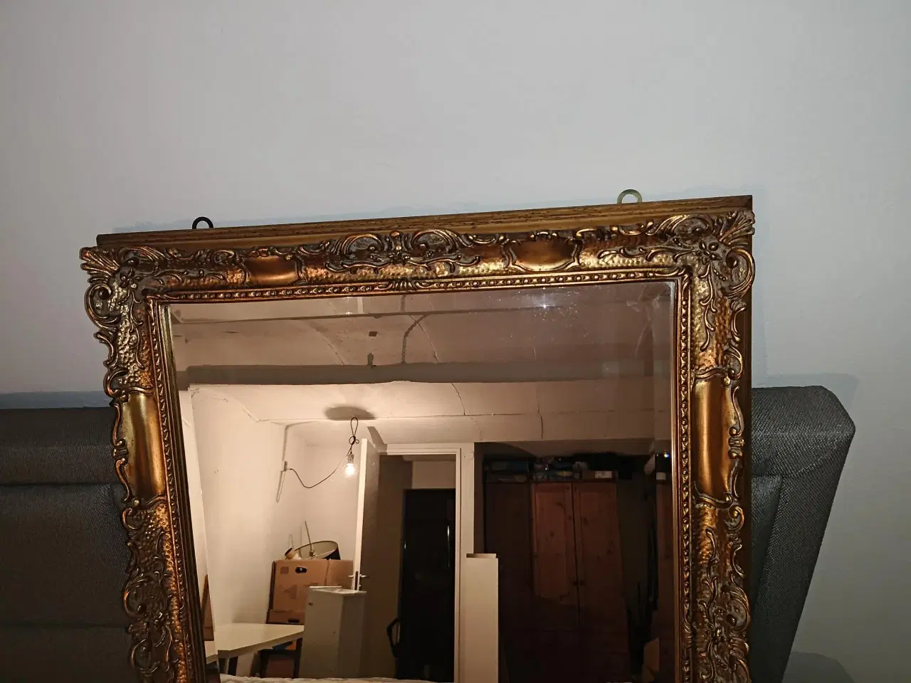Billede 5 - Klassisk statement‑spejl i ornamenteret guldramme 
