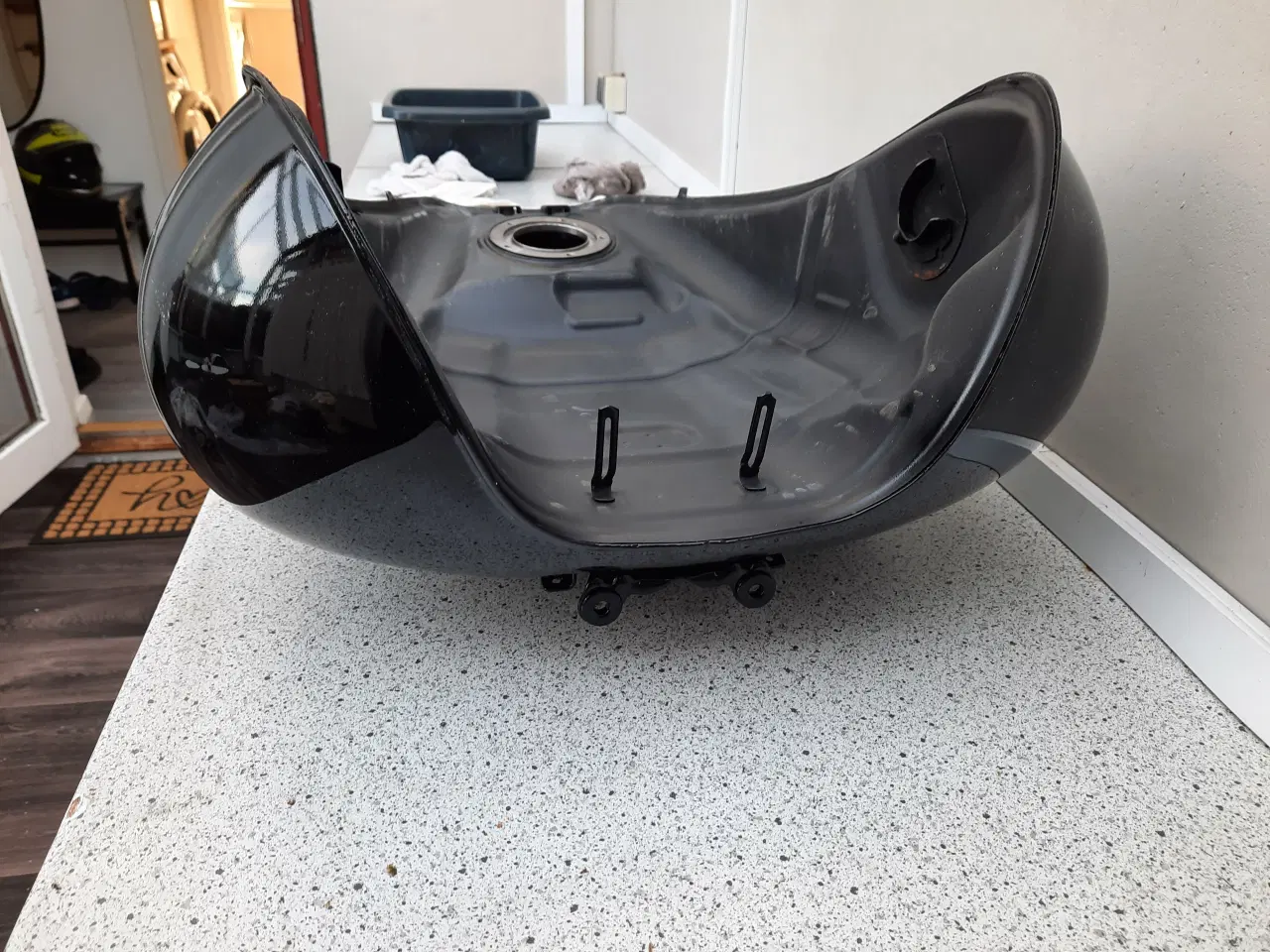 Billede 7 - Benzintank i sort til Intruder M1800
