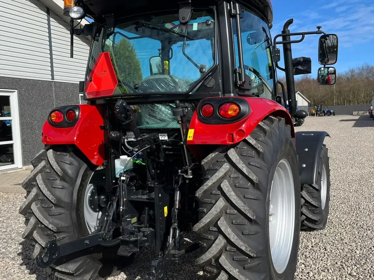 Billede 17 - Case IH Farmall 75 A Med frontlift og vendegear og brede hjul.