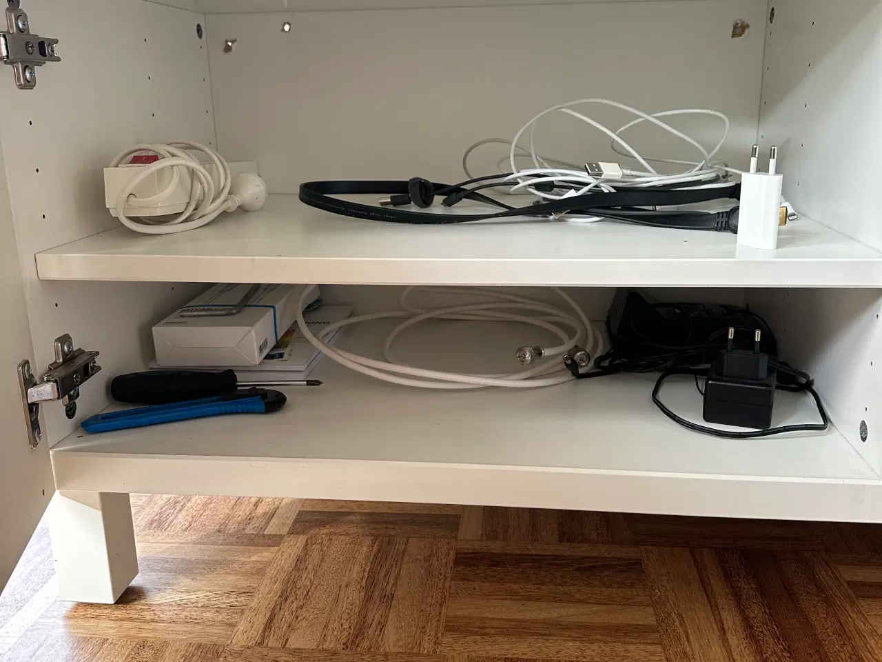 Billede 4 - BESTÅ-skænk fra IKEA