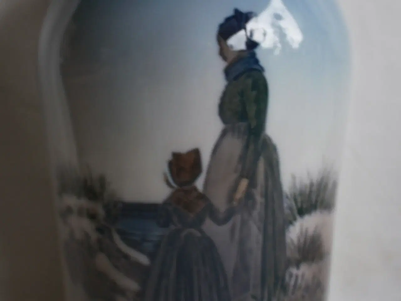Billede 7 - Vase med fanøpiger fra Royal Copenhagen