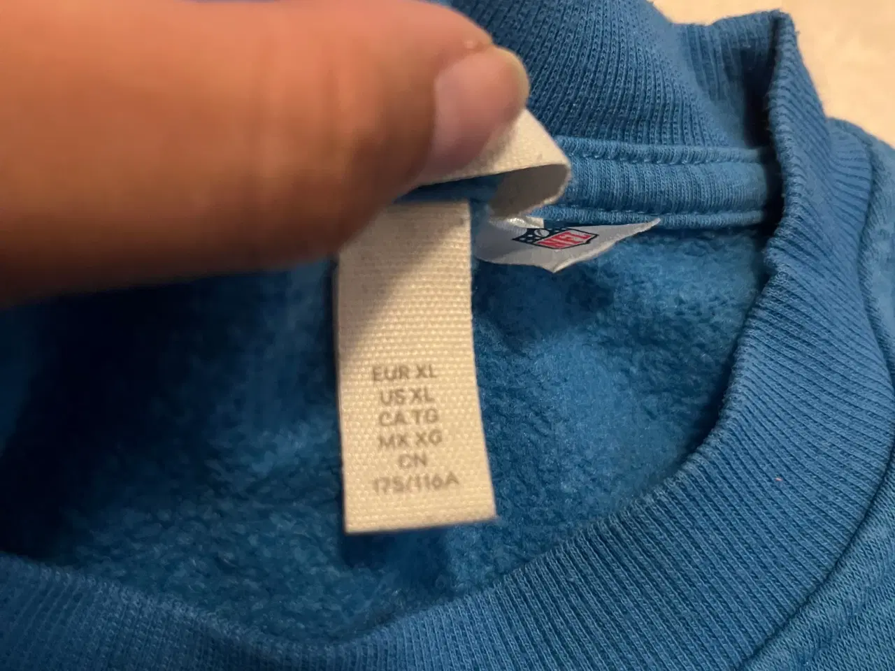 Billede 5 - Bluse fra H&M.