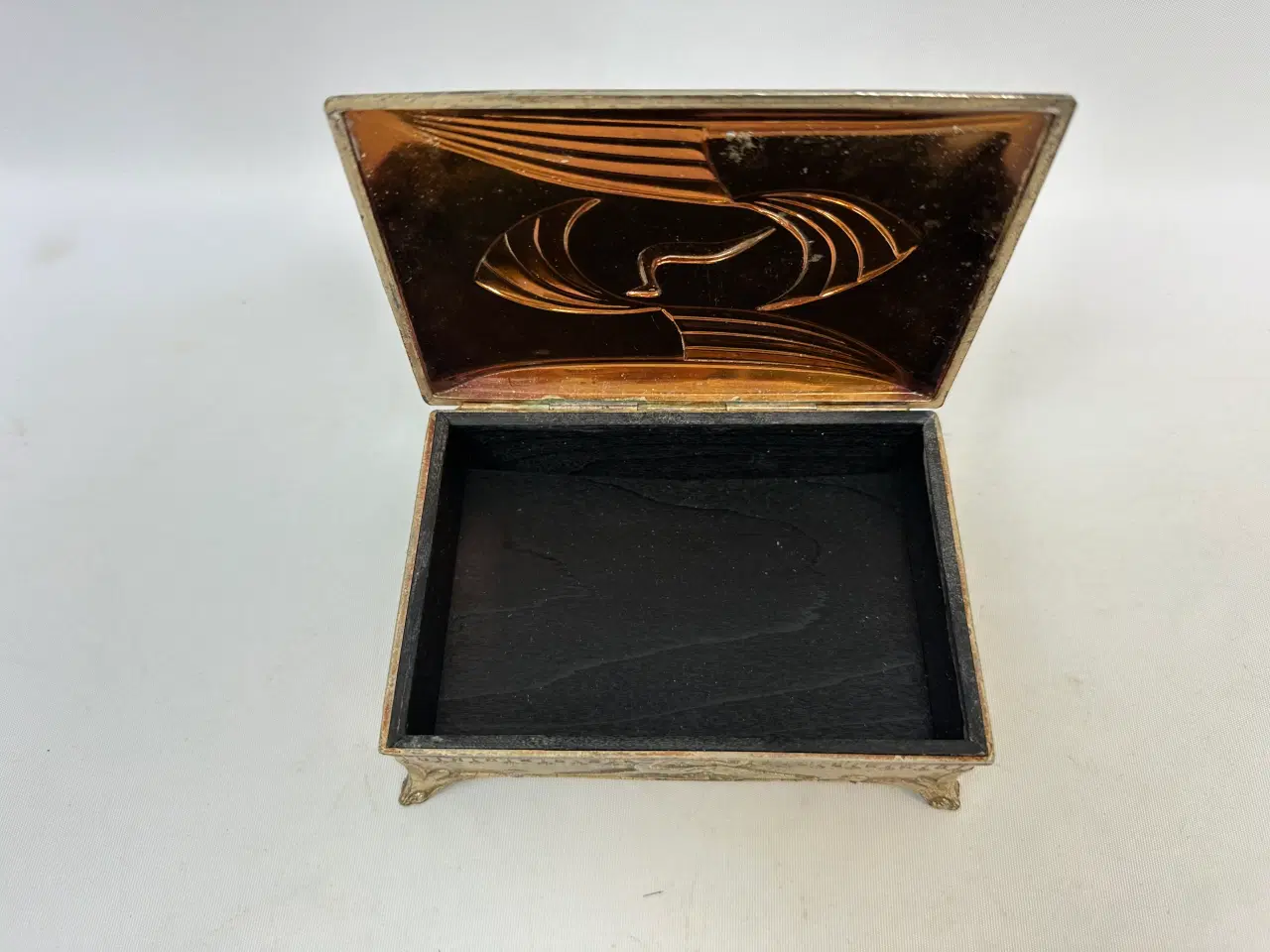 Billede 9 - Vintage skrin med dekorativt 'bukke' motiv