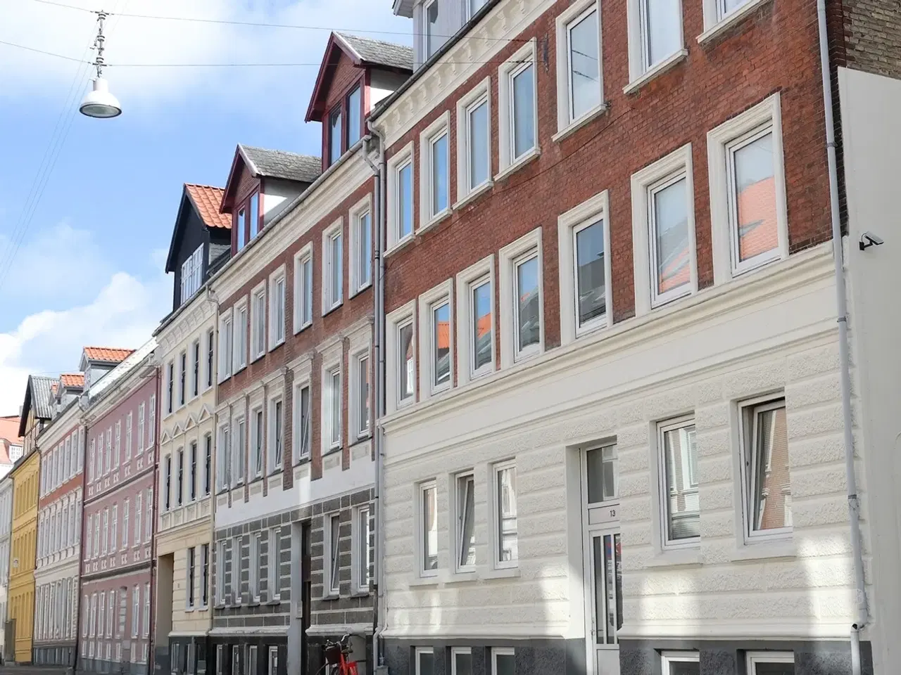 Billede 1 - Billigt værksted/hoppyrum/lager i Aalborg centrum