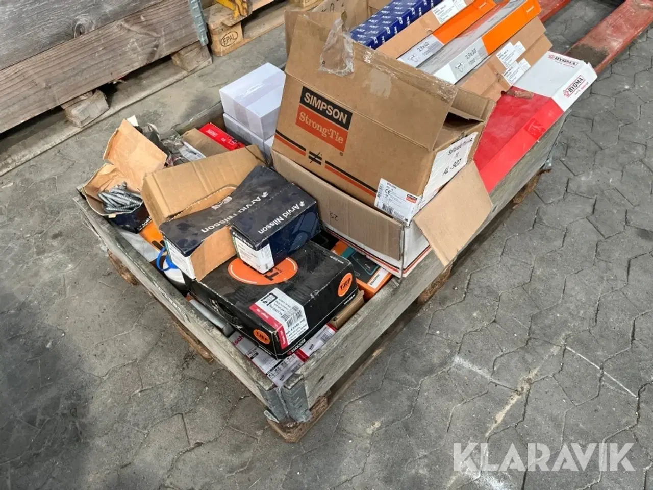 Billede 1 - Lot - Diverse søm, skruer og andet overskudsmateriale