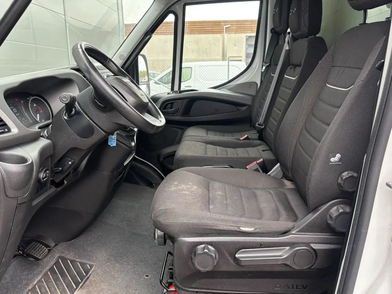 Billede 12 - Iveco Daily 2,3 35S16 Alukasse m/lift AG8