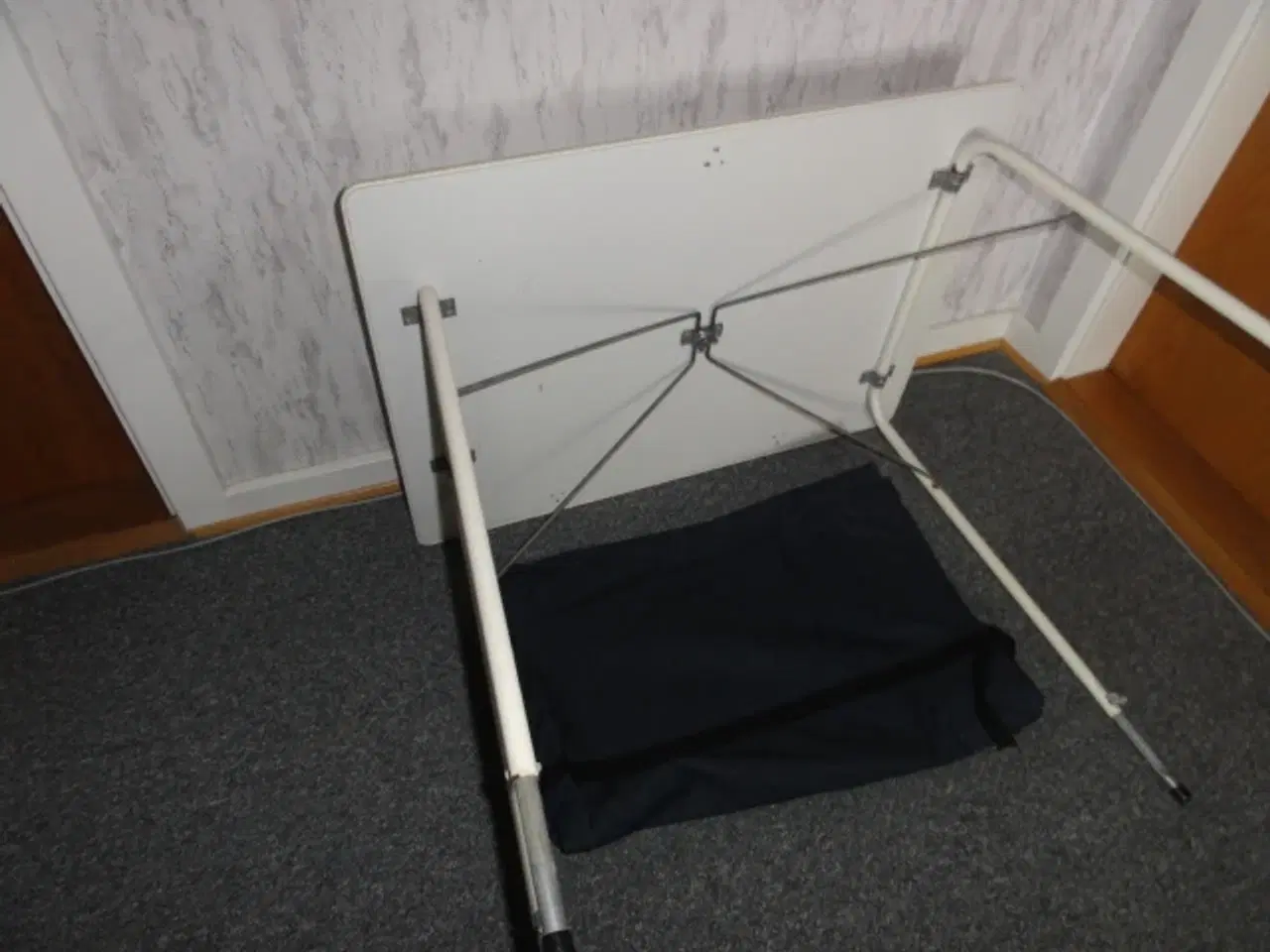 Billede 2 - Hvidt campingbord 60 x 80 cm.
