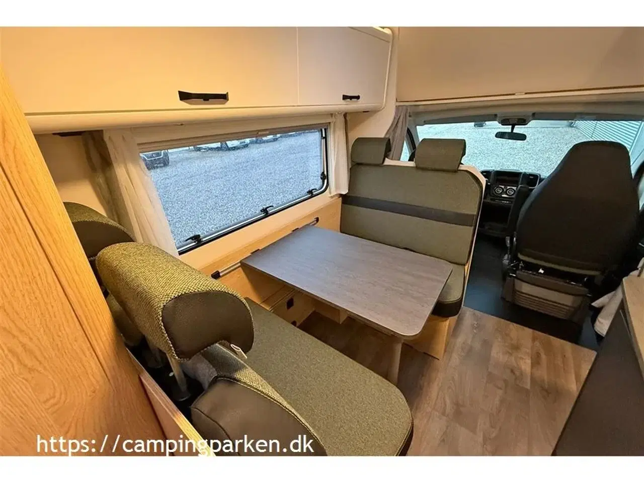Billede 4 - 2026 - SunLight A 70   Sunlight alkove A70 m. 6 sovepladser og 5 selepladser, meget opholdsrum og stor garage