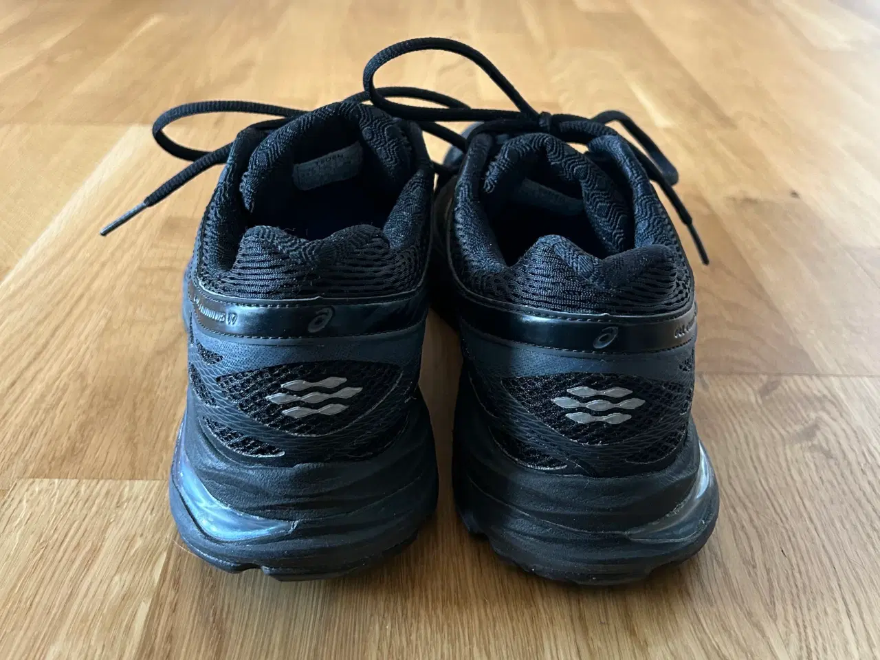 Billede 2 - Asics sko
