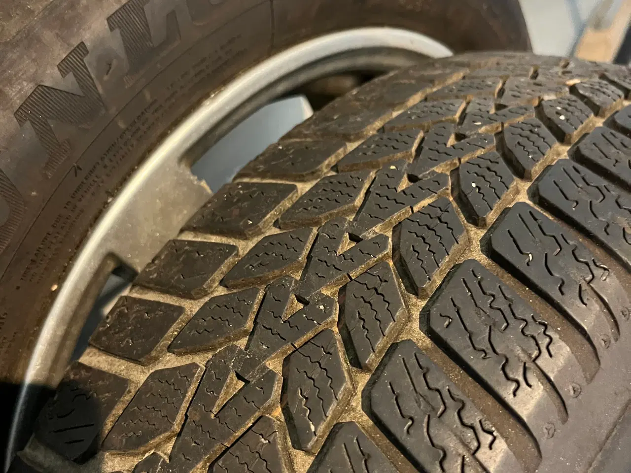 Billede 2 - Dunlop vinterdæk på alufælge, 4 stk