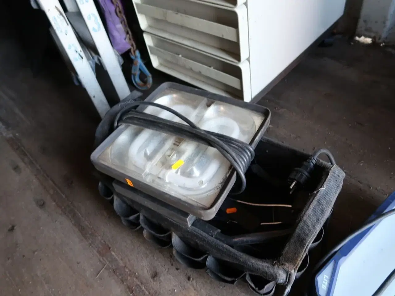 Billede 4 - 2 stk. arbejdslamper bl.a. SCANGRIP