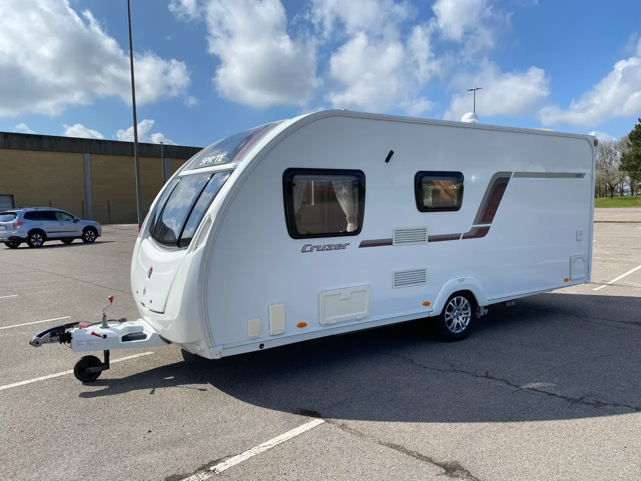 Billede 4 - KVALITET,CAMPINGVOGN ? der ligner en Autocamper. 