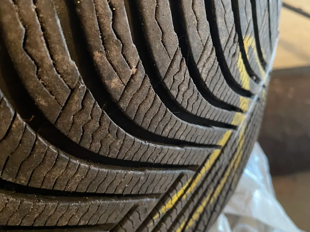 Billede 5 - Michelin vinterdæk på alufælge- 4 stk 225/55 R17