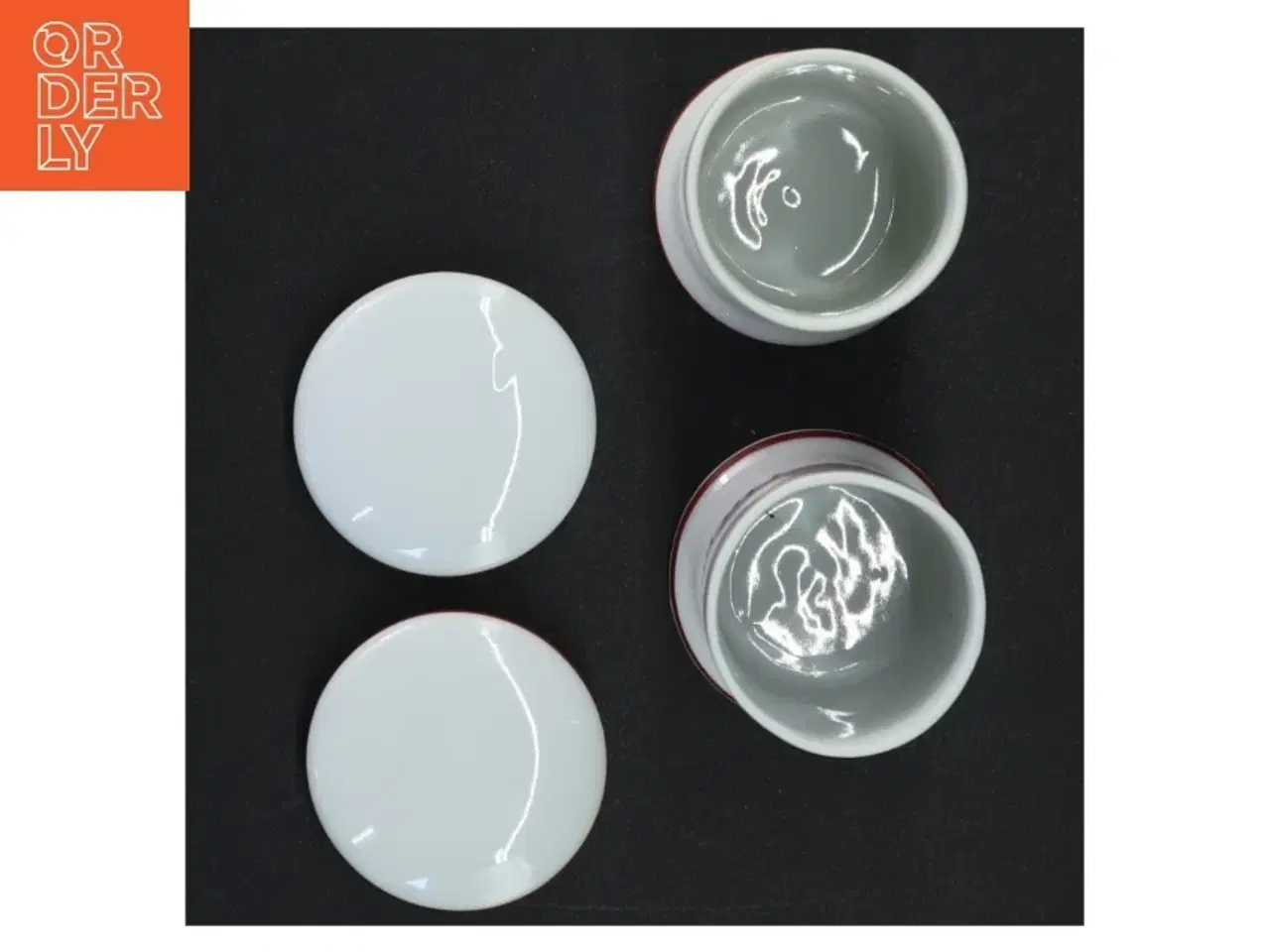 Billede 5 - Hvide porcelænkrukker til krydderier fra Bing & Grøndahl (str. 11 x Ø5 cm)