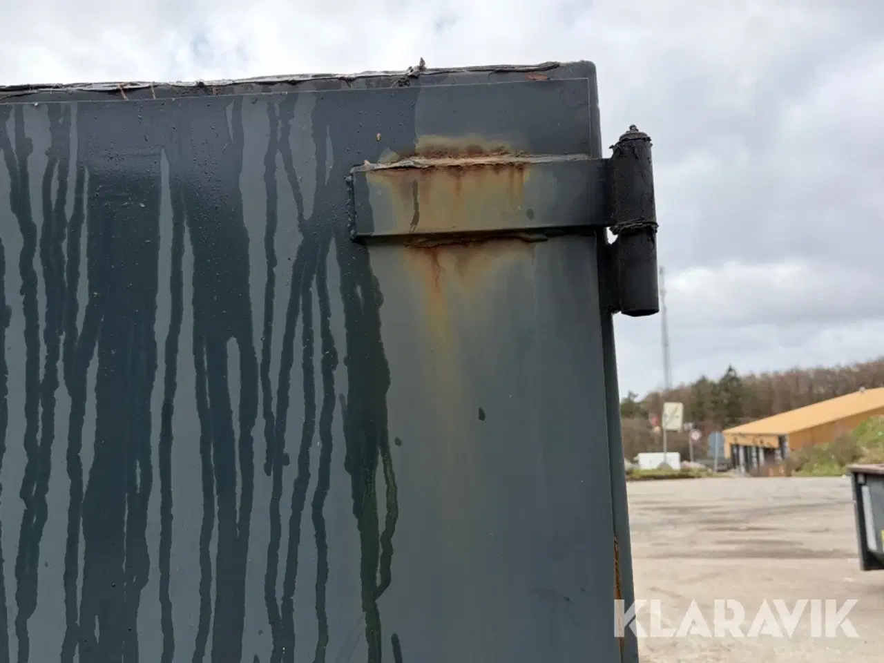 Billede 9 - Lukket stålcontainer med sidehængte låger og løftebeslag