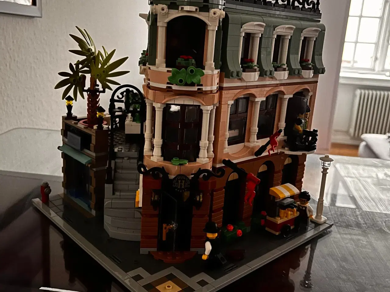 Billede 1 - Lego hotel