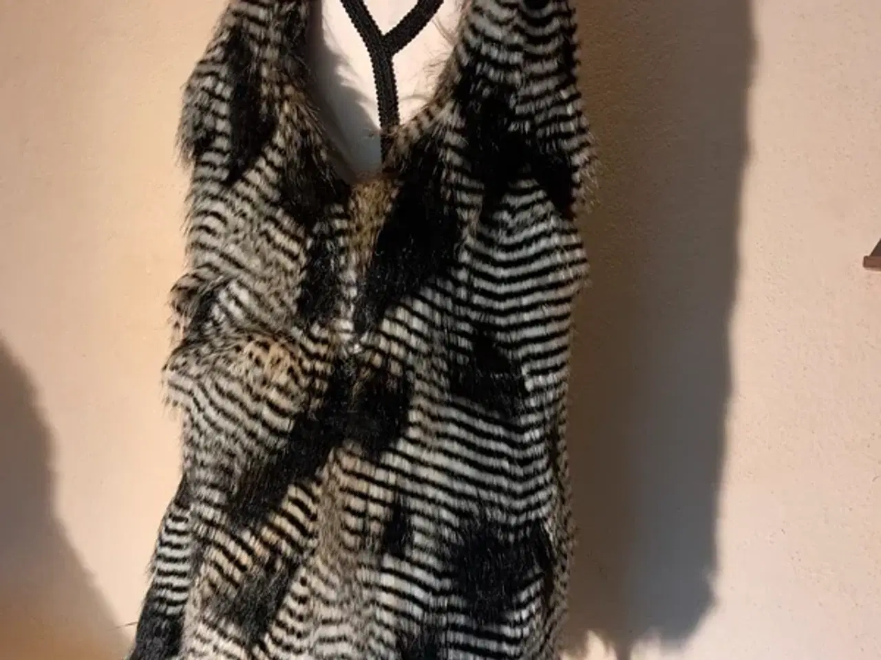 Billede 2 - Noémie & Co str. S/M Faux fur vest