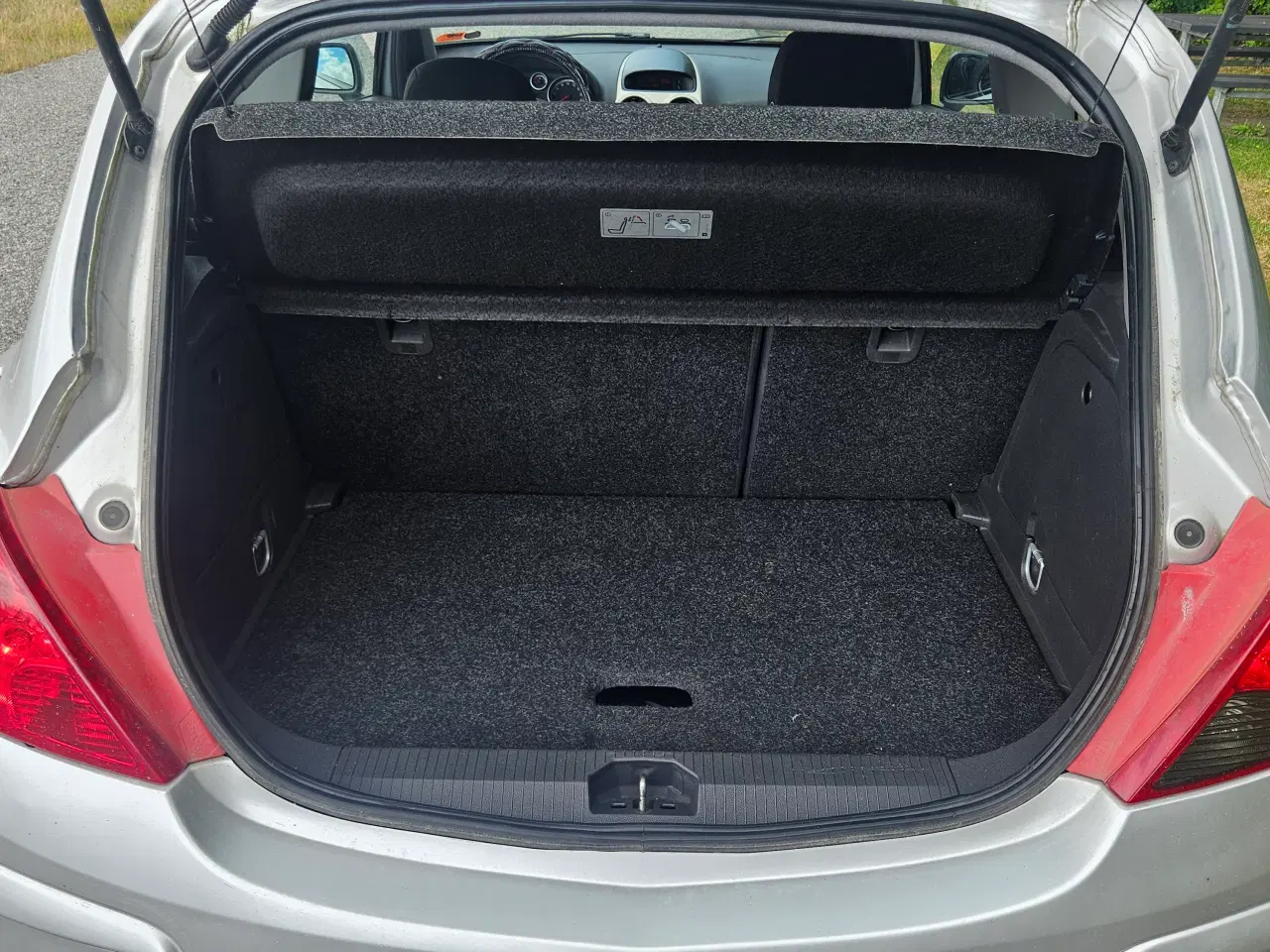 Billede 4 - Opel Corsa 1.2 Lavt kilometertal 