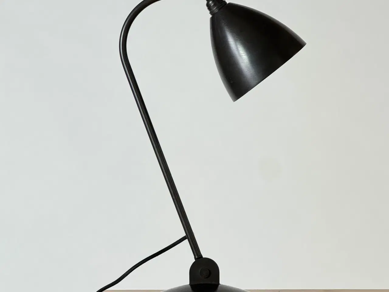 Billede 1 - Gubi Bestlite BL2 – Black Brass