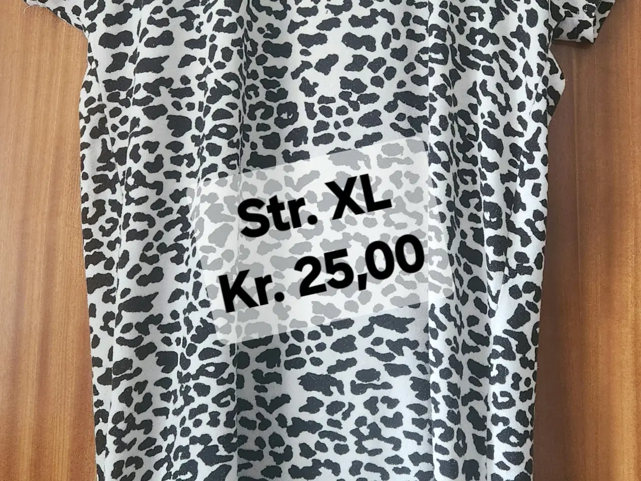 Billede 1 - Natkjole sort/hvid 