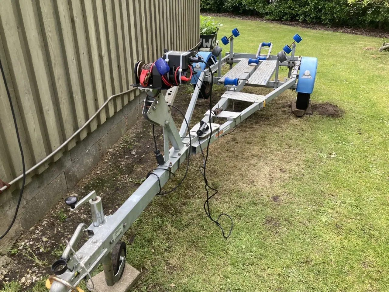 Billede 1 - 750 Kg Neptun bådtrailer med el-spil, gangbro