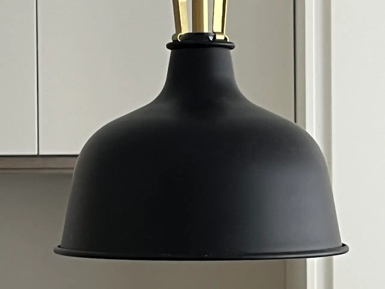 Billede 1 - Sort lampe 