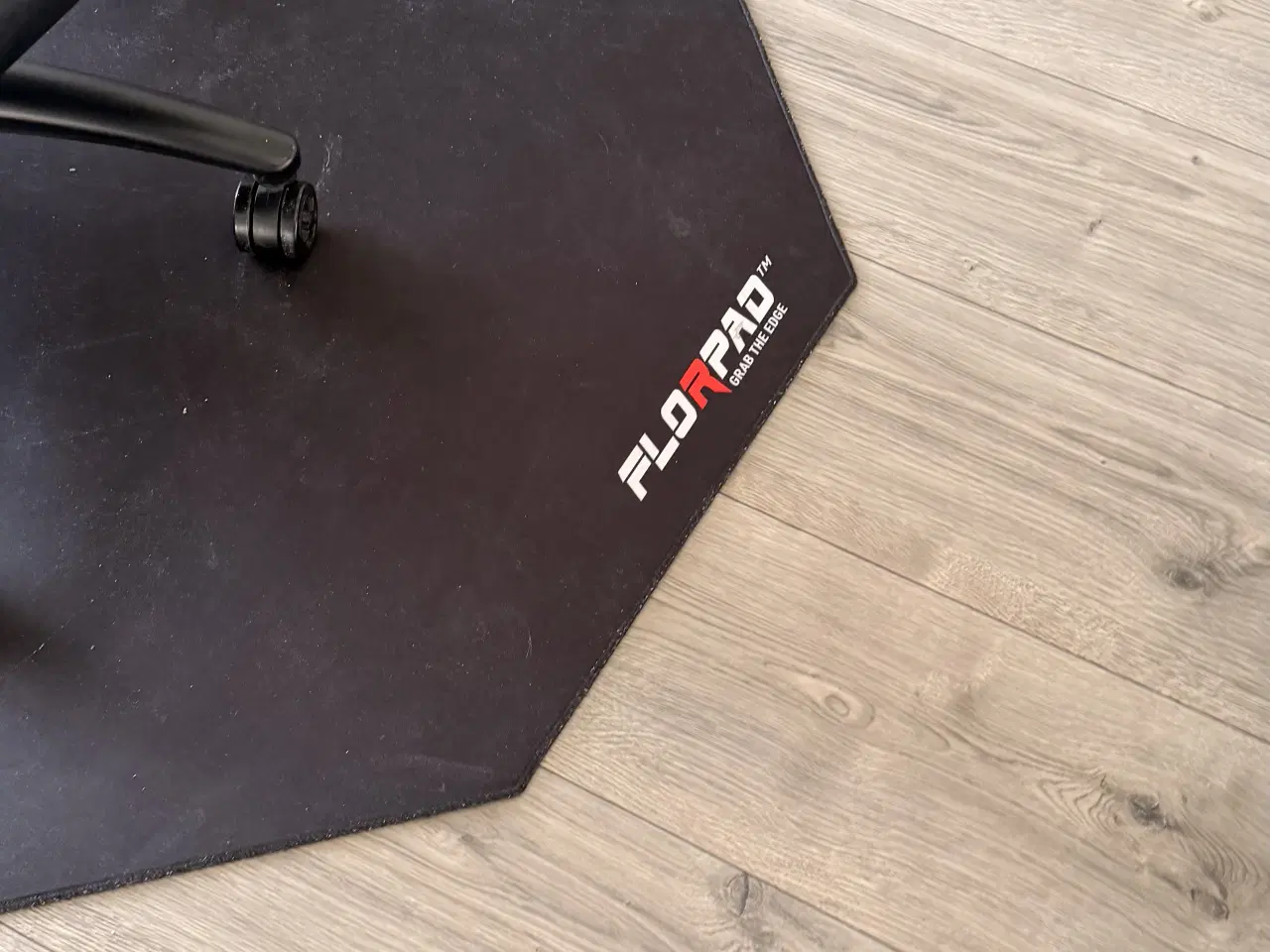 Billede 5 - Gamer stol med måtte