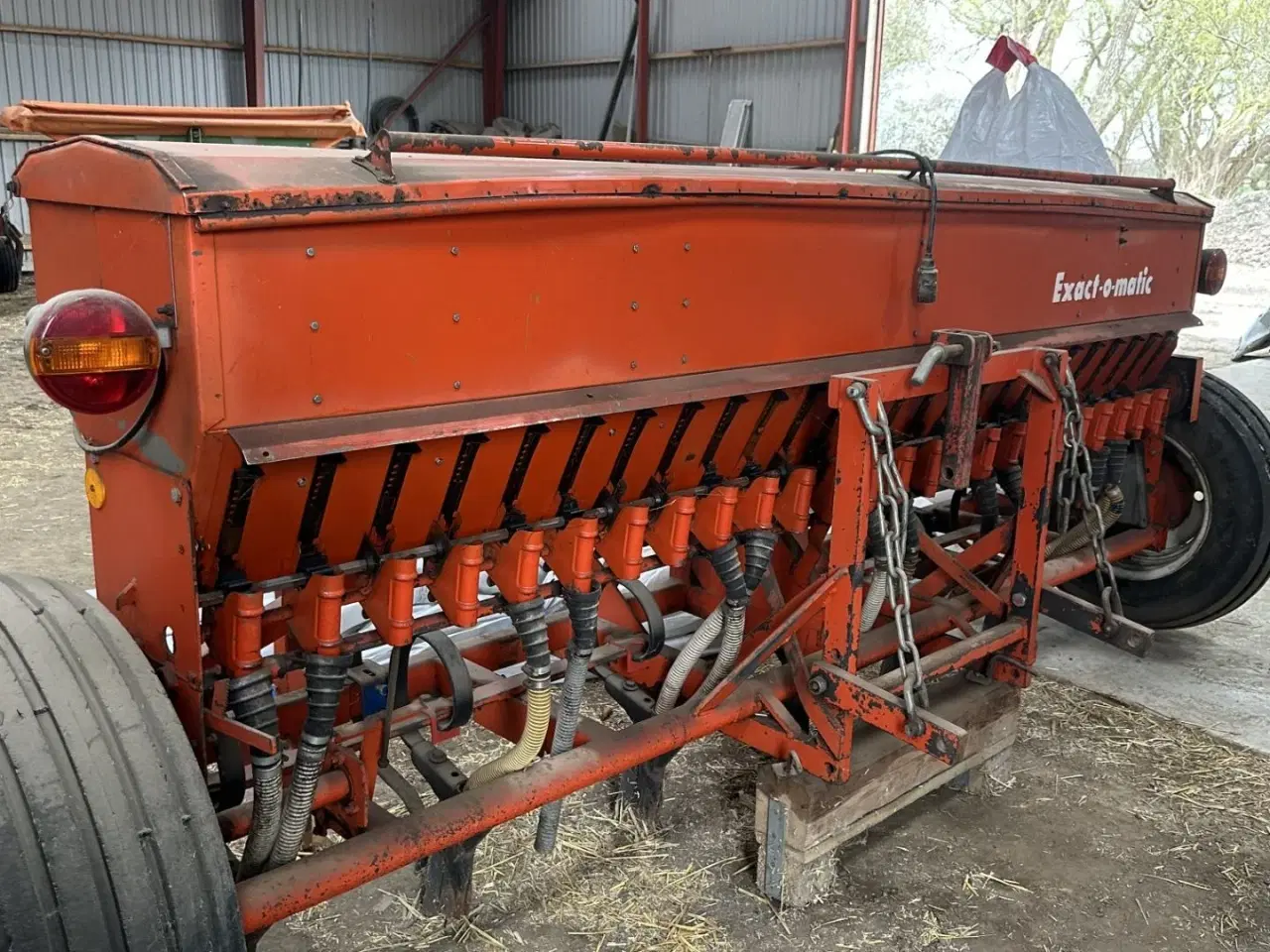 Billede 4 - Nordsten 3 meter gødningsplaceringsmaskine.Med tænder.